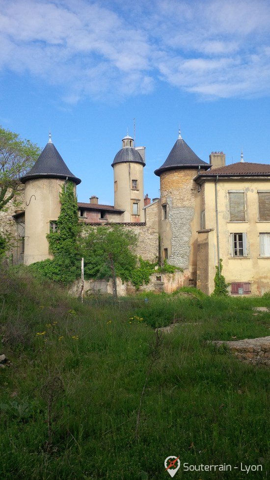 chateau abandonné