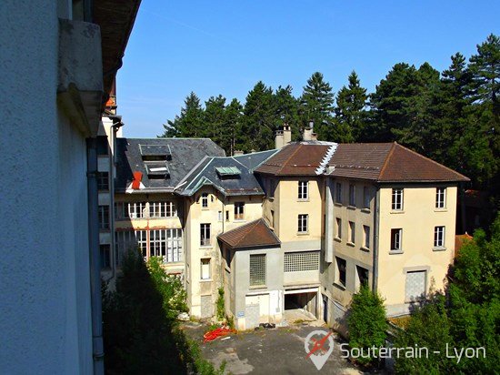 hopital abandonné