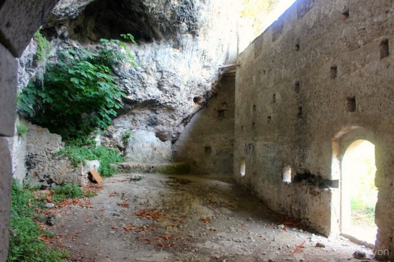 grotte fortifiée FC