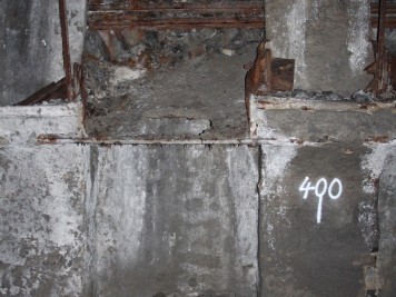 laboratoire abandonné sous la montagne