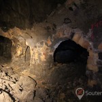 laboratoire abandonné sous la montagne