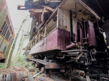 le tunnel du petit train rouge