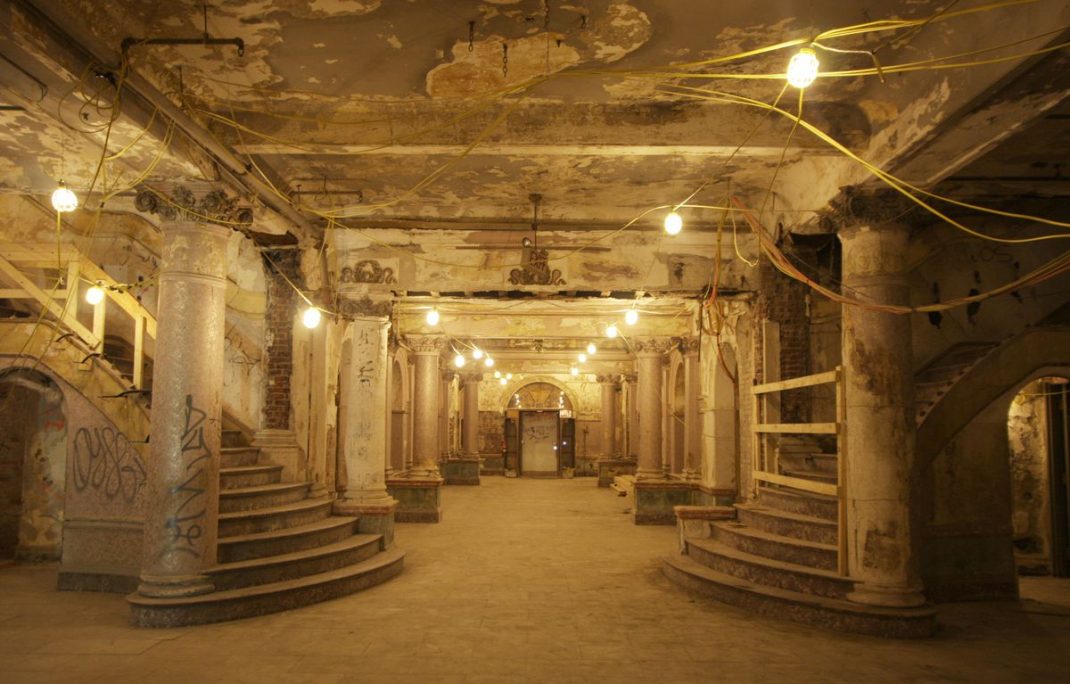 Divine Lorraine Hotel lieu abandonné restauré