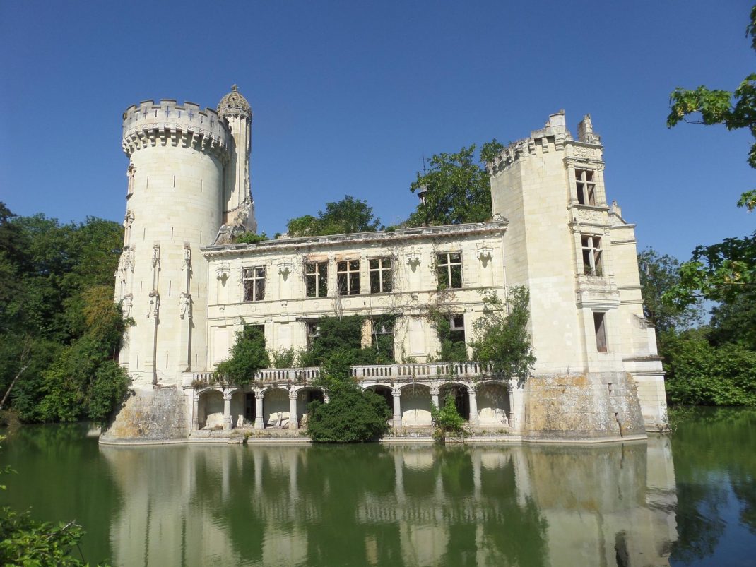 Château la Mothe-Chandeniers crowdfunding urbex