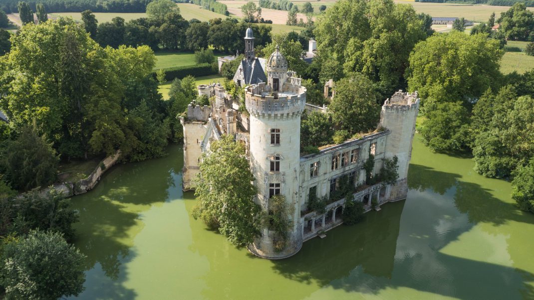 Château la Mothe-Chandeniers crowdfunding urbex