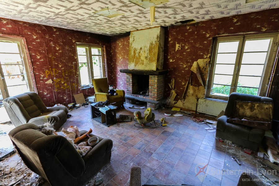 Manoir aux Poupées maison abandonnée urbex