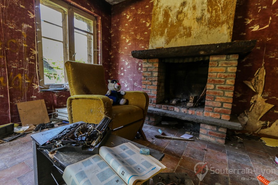 Manoir aux Poupées maison abandonnée urbex