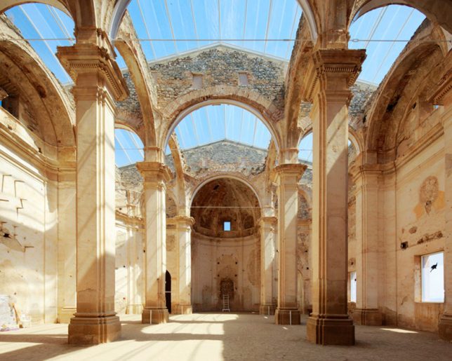 Restauration de ruines eglise à Tarragone par Ferran Vizoso Architecture