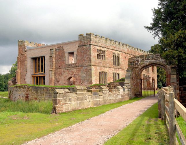 Restauration de ruines le château d'Astley par Witherford Watson Mann Architects