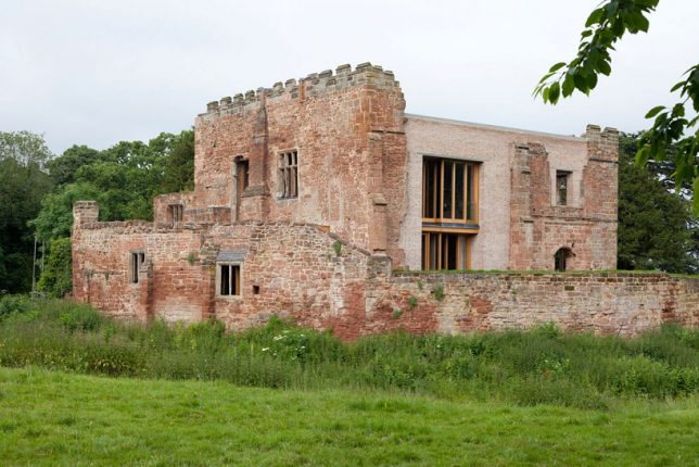 Restauration de ruines le château d'Astley par Witherford Watson Mann Architects