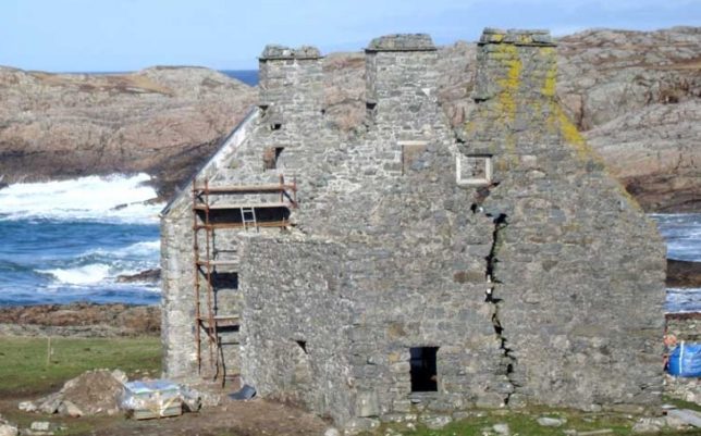 Restauration de ruines maison Blanche en Écosse par WT Architecture