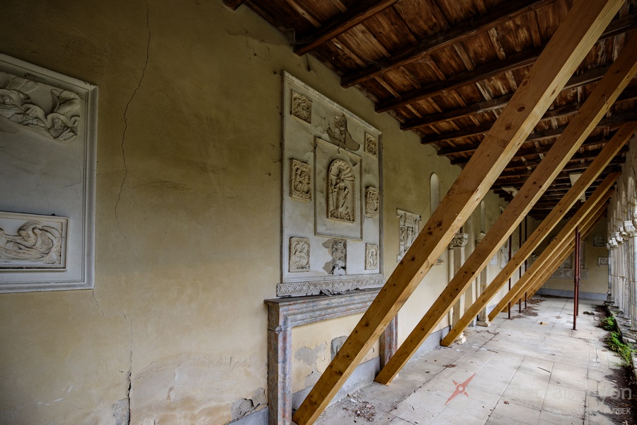 cloitre et chapelle abandonné 2