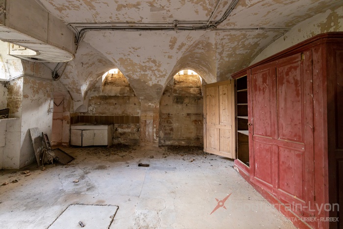 château abandonné france 11