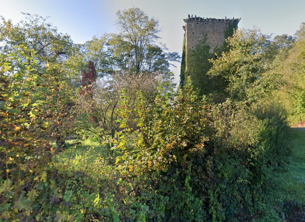 chateau fort abandonné